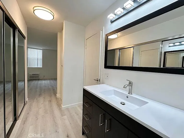 18620 Hatteras St #183 — Photo 9
