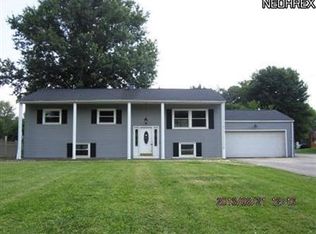 4871 Sampson Dr, Youngstown, OH 44505