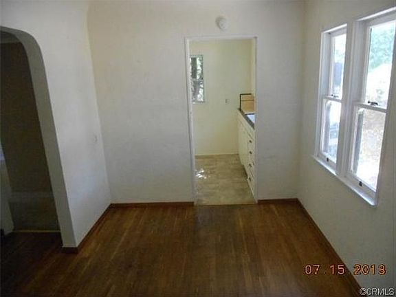 5th image of 673 W 31st St