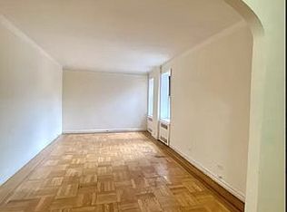 41-20 40th St #4, Sunnyside, NY 11104