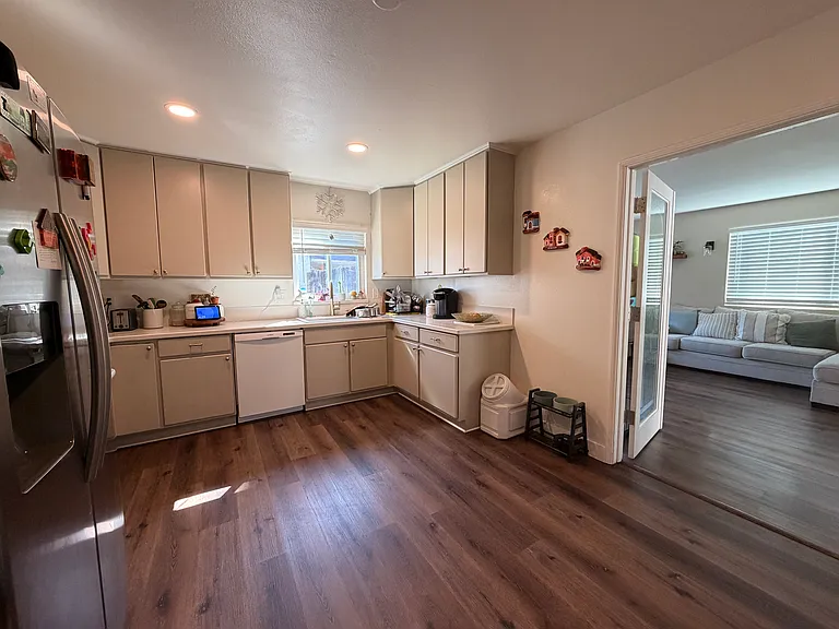 1436 Pearl Pl — Photo 6