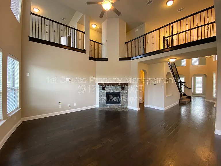 927 Bentley Dr — Photo 15