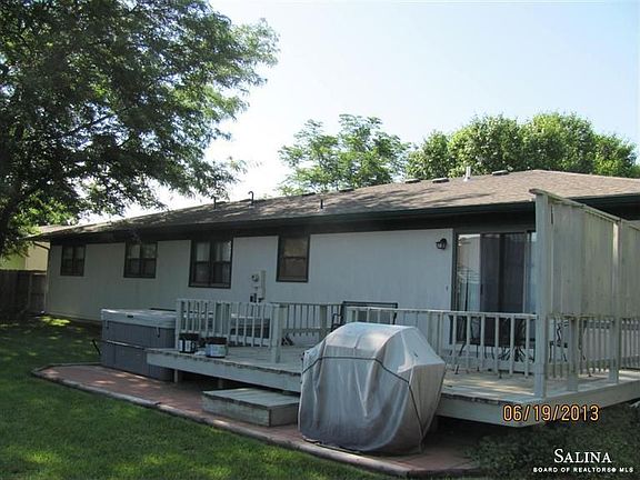 2nd image of 707 Post Oak Ln