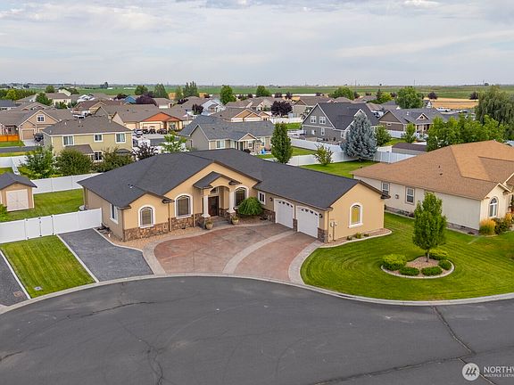 2nd image of 409 Dream Street SE