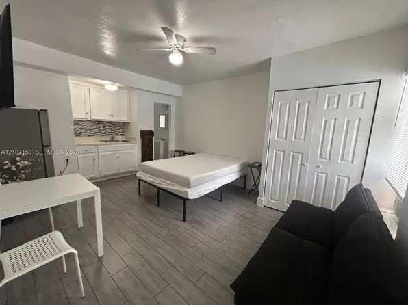1843 Dewey St, Hollywood, FL