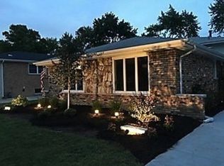 10127 S Spaulding Ave, Evergreen Park, IL 60805