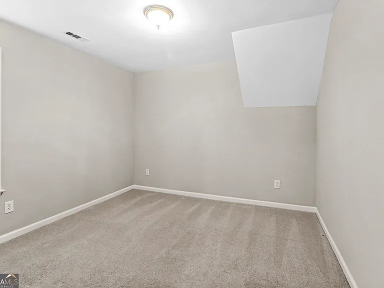 15 Abby Ct — Photo 35