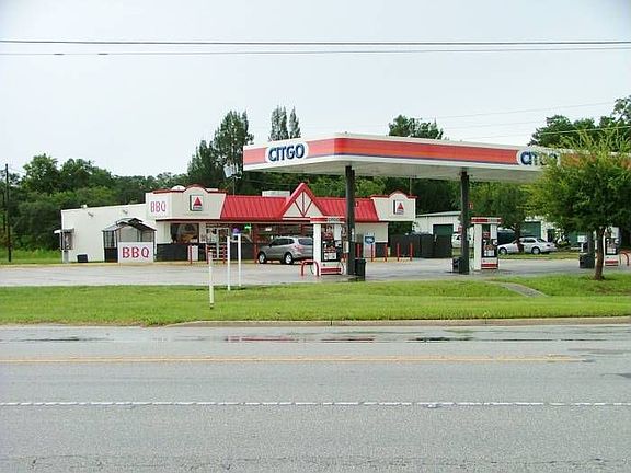 3rd image of 800 N Scenic Hwy
