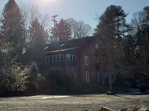 3382 Teays Valley Rd, Hurricane, WV 25526