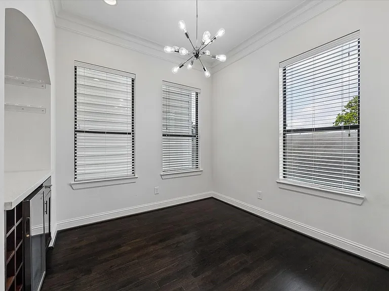 734 W 20th St #A — Photo 11