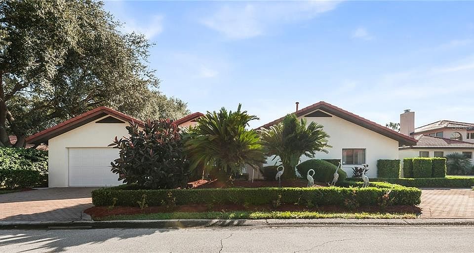 1st image of 543 Clubhouse Dr