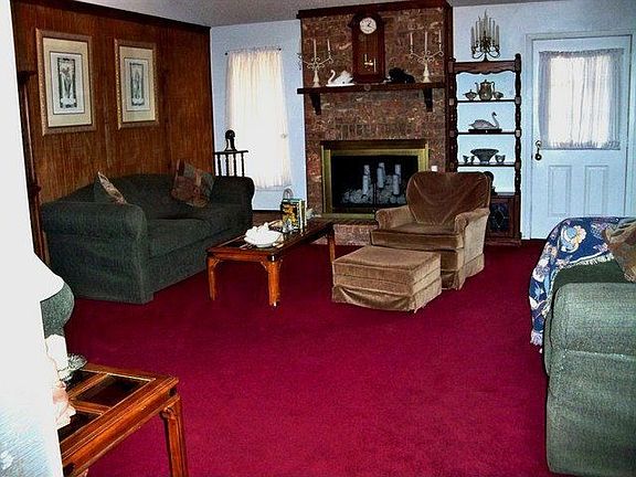 4th image of 2225 Oleander Ln
