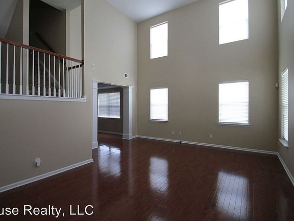 3rd image of 695 Hicklin Dr