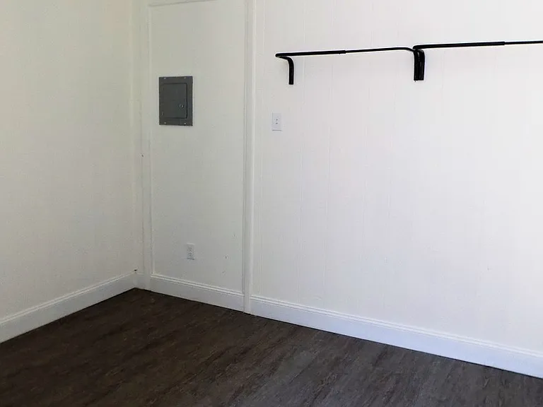 115 N Main St — Photo 3