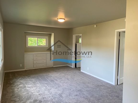 2nd image of 121-1 W 1st Ave