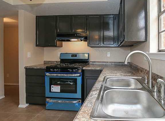 4th image of 4938 Round Rock Dr