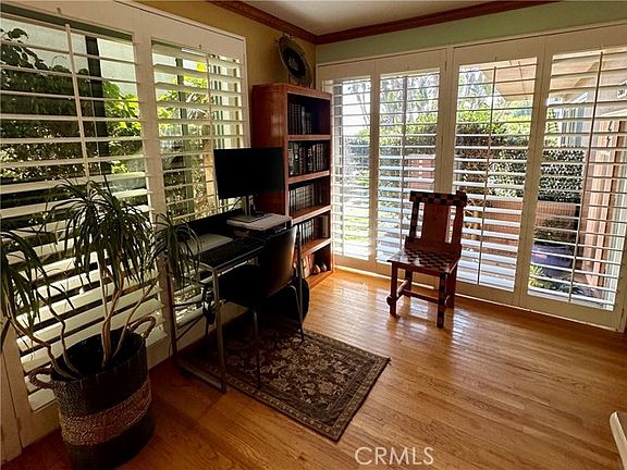 5th image of 5377 La Jolla Blvd