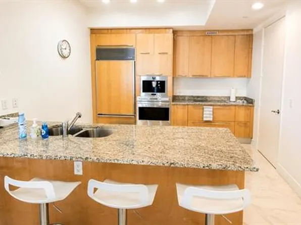 15901 Collins Ave, North Miami Beach, FL
