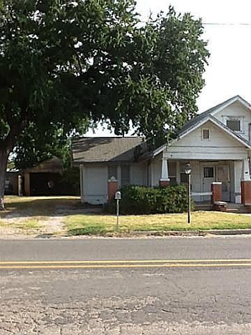 2nd image of 105 W Obuch St