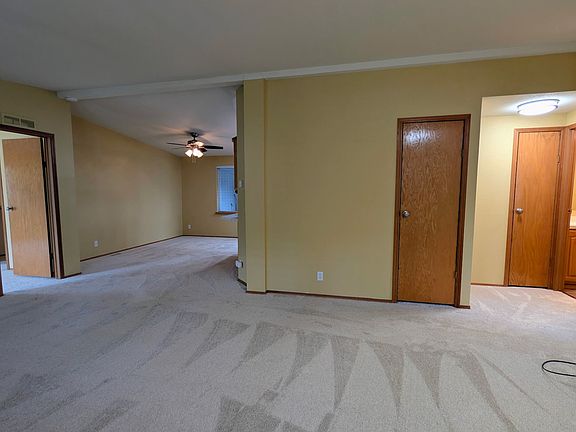 3rd image of 5701 NE Saint Johns Rd Unit 64