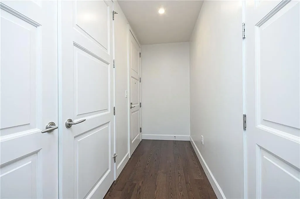 3 bed, 1888 sqft, $4,850 — Photo 3