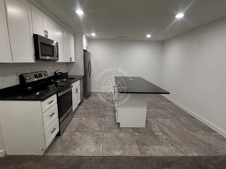803 W Kingfisher Rd — Photo 6