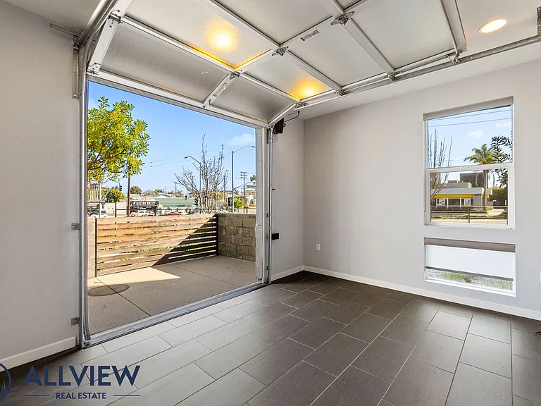 149 Mercer Way — Photo 3