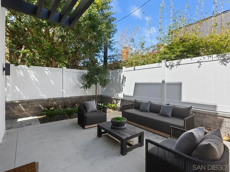 744 Bonair St — Photo 41