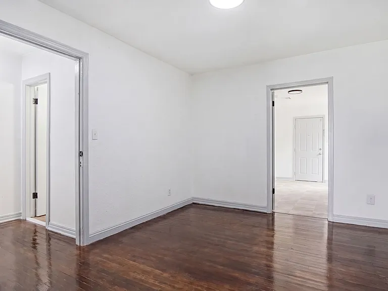2228 SW Grand Blvd — Photo 9