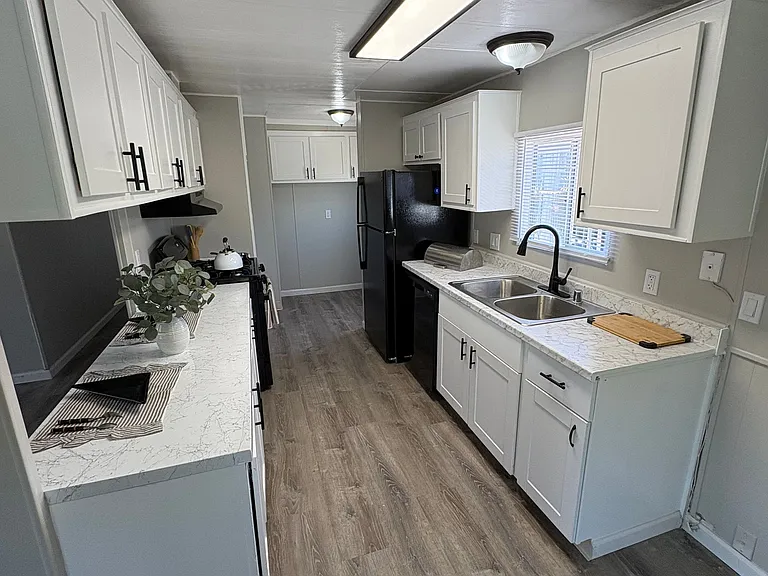 108TB- Kitchen