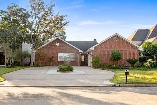 1443 Sugar Creek Blvd — Photo 3