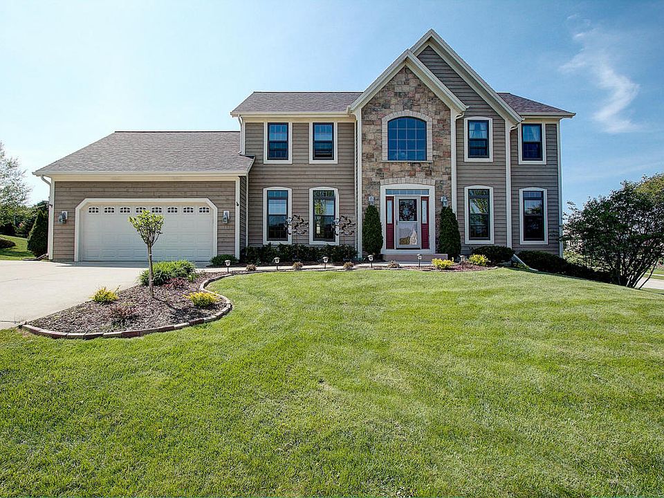 1st image of 335 Woodford Dr