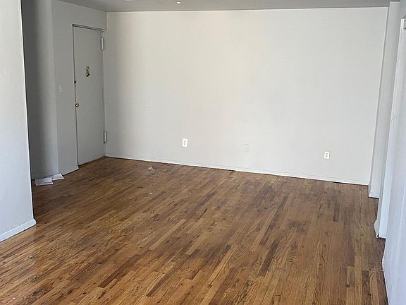 2nd image of 984 Bronx Park S #524
