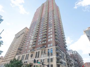 41 E 8th St APT 805, Chicago, IL 60605