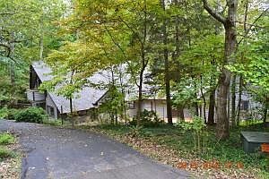 3rd image of 1040 Forest Way Cir