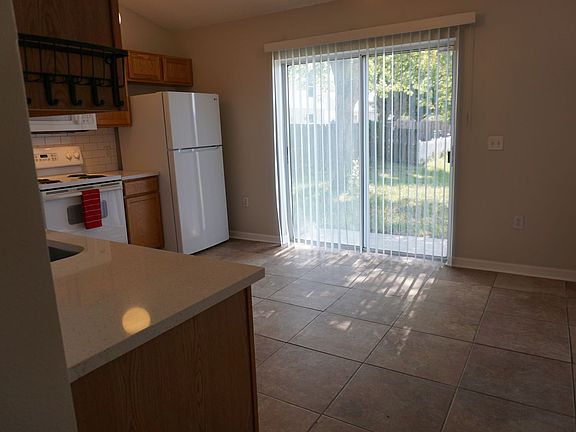 5th image of 6682 Gentle Oaks Dr E