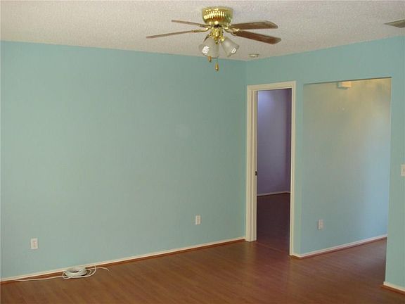 5th image of 7845 Fox Dr