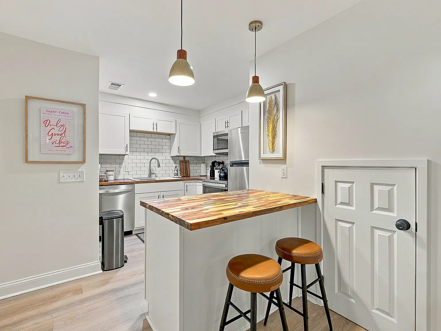 2 bed, 2.5 bath, 1092 sqft, $3,200 — Photo 3