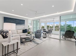 21 Bluebill Ave #B-302, Naples, FL 34108