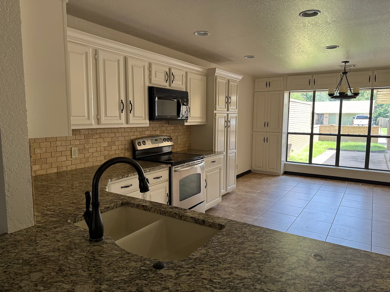 2 bed, 1949 sqft, $1,500 — Photo 3