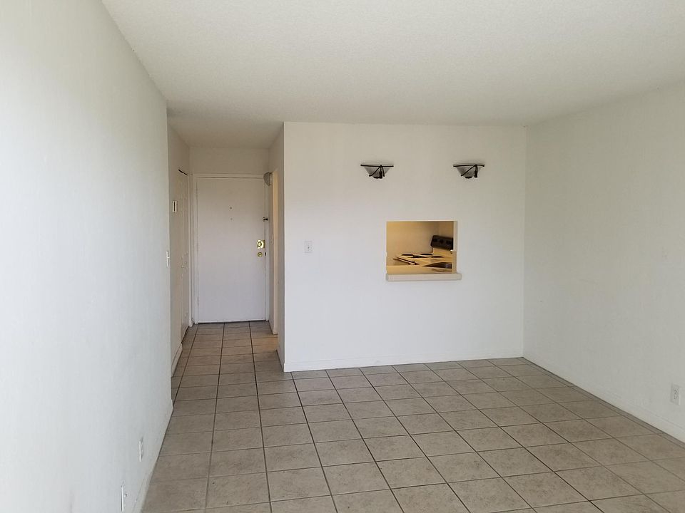 2nd image of 801 NW 47th Ave APT 816