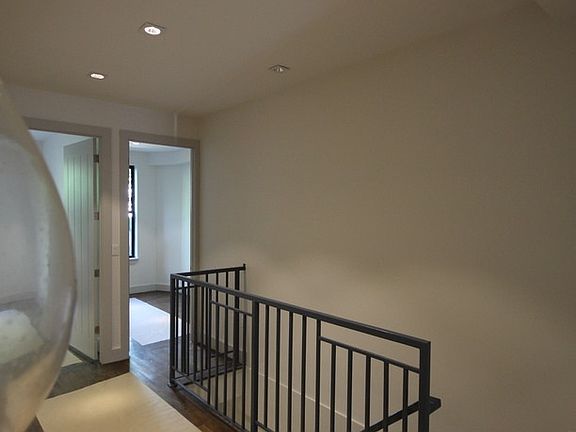 5th image of 177 Wyckoff Ave #1S