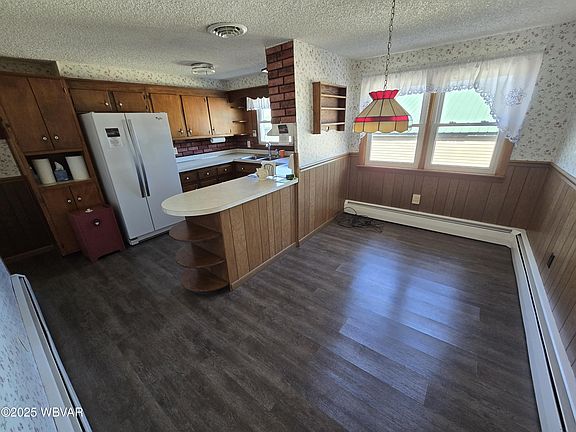 3rd image of 2670 Sortman Ave