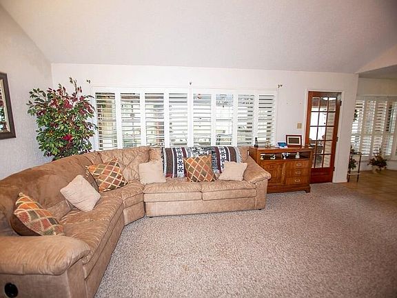 3rd image of 206 Nasturtium St