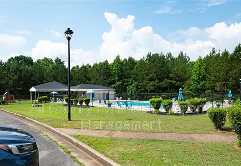 708 Riverside Dr NW — Photo 10