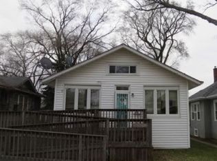 22 Washington Park, Waukegan, IL 60085