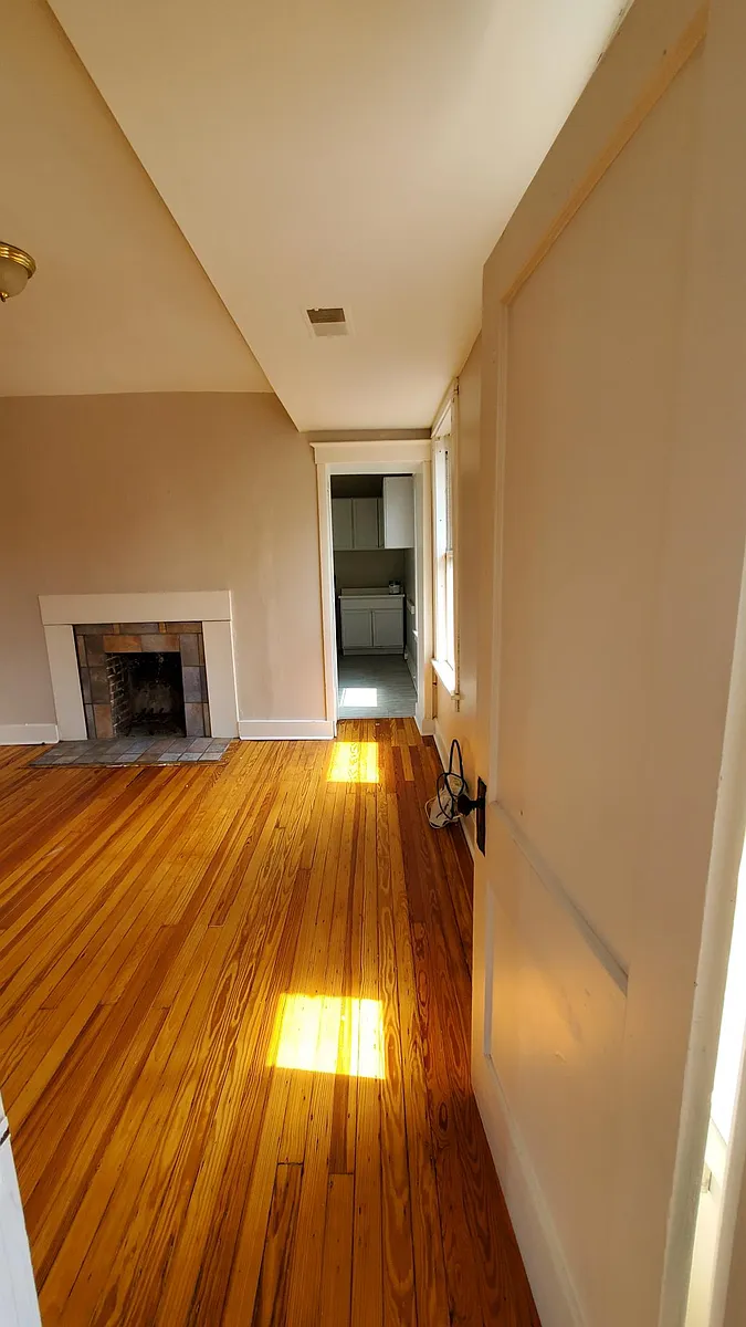 Building Photo - 3834 Brighton Rd #2