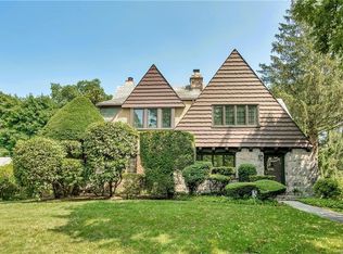 111 Bon Air Ave, New Rochelle, NY 10804