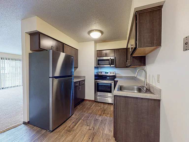 Oakdale Apartments — Photo 22