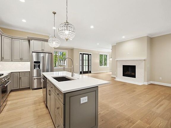 5th image of 45321 Fairway Dr